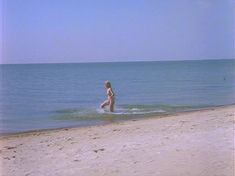 Голые сиськи Александры Захаровой в фильме «Серые волки»