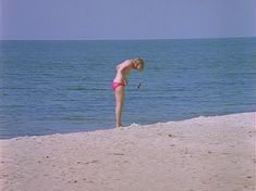 Голые сиськи Александры Захаровой в фильме «Серые волки»