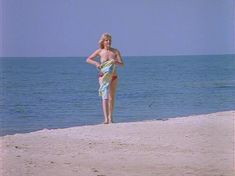 Голые сиськи Александры Захаровой в фильме «Серые волки»