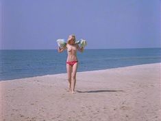 Голые сиськи Александры Захаровой в фильме «Серые волки»