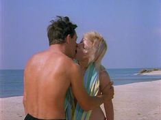 Голые сиськи Александры Захаровой в фильме «Серые волки»