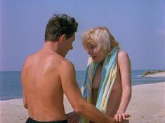 Голые сиськи Александры Захаровой в фильме «Серые волки»