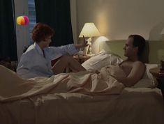 Соблазнительная Дарья Повереннова засветила трусики в сериале «Слабости сильной женщины» фото #12