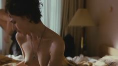 Голая грудь Алины Сергеевой в фильме «Слушая тишину» фото #9