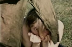 Марина Яковлева немного засветила голую грудь в фильме «Снайперы» фото #1