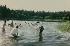 Марина Яковлева немного засветила голую грудь в фильме «Снайперы» фото #4