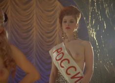 Голая грудь Амалии Мордвиновой в фильме «Сны» фото #16