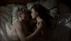 Анна Снаткина оголила грудь в сериале «Сорок третий номер» фото #9