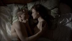 Анна Снаткина оголила грудь в сериале «Сорок третий номер» фото #10