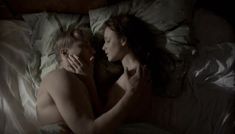 Анна Снаткина оголила грудь в сериале «Сорок третий номер» фото #11