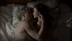 Анна Снаткина оголила грудь в сериале «Сорок третий номер» фото #16