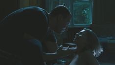 Голая попа Дарьи Мельниковой в фильме «Стальная бабочка» фото #3