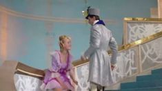 Марина Неёлова засветила трусики в фильме «Старая, старая сказка» фото #2