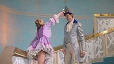 Марина Неёлова засветила трусики в фильме «Старая, старая сказка» фото #4