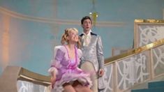 Марина Неёлова засветила трусики в фильме «Старая, старая сказка» фото #7