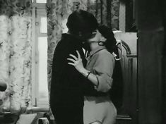 Засвет груди Марины Яковлевой в фильме «Стеклянный лабиринт» фото #5