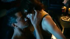 Мария Пирогова показала голую грудь в сериале «Тёмный мир: Равновесие» фото #1