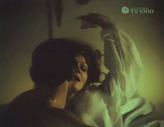 Голая грудь Марины Дюжевой в фильме «Тень, или Может быть, все обойдется» фото #2