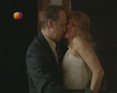 Ирина Гринева засветила грудь в фильме «Только ты» фото #3