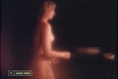 Полностью голая Ольга Смирнова в фильме «Третья планета» фото #6