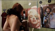 Екатерина Смирнова засветила сиськи в сериале «Тройная жизнь» фото #3