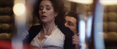 Красивая Ольга Сутулова оголила грудь в сериале «Троцкий» фото #3