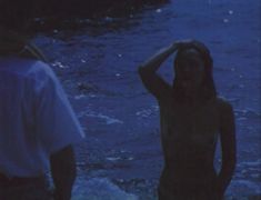 Ольга Кабо показала голую грудь в фильме «Убийство в «Саншайн-Менор»» фото #2