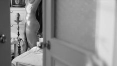 Полностью голая Юлия Пересильд в фильме «Уик-энд» фото #6