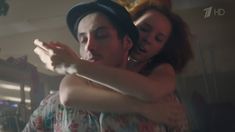 Таисия Шипилова засветила голую грудь в сериале «Учителя» фото #2