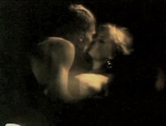 Голая попа Марии Селянской в фильме «Фанат» фото #3