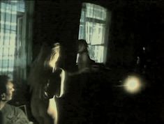 Голая попа Марии Селянской в фильме «Фанат» фото #5