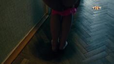 Красотка Анастасия Акатова засветила грудь в сериале «Физрук» фото #3