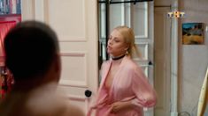 Красотка Анастасия Акатова засветила грудь в сериале «Физрук» фото #5