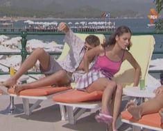 Анна Носатова засветила киску в сериале «Фирменная история» фото #2