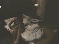 Голые сиськи Веры Сотниковой в фильме «Хочу в Америку» фото #6