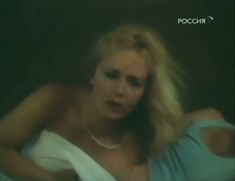 Голая грудь Натальи Егоровой в фильме «Хочу сделать признание» фото #7