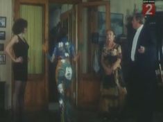 Юлия Вознесенская оголила грудь и попу в фильме «Цветы календулы» фото #17