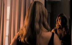 Мария Шукшина засветила голую грудь в фильме «Цирк сгорел, и клоуны разбежались» фото #4