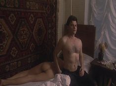 Анна Самохина показала голую попку в сериале «Черный ворон» фото #20