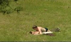 Дарья Повереннова показала голую грудь в сериале «Чистые ключи» фото #2