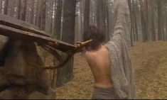 Дарья Повереннова показала голую грудь в сериале «Чистые ключи» фото #30