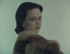 Красивая Ирина Безрукова оголила грудь и попу в фильме «Шоу-бой» фото #1