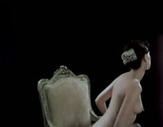 Красивая Ирина Безрукова оголила грудь и попу в фильме «Шоу-бой» фото #9