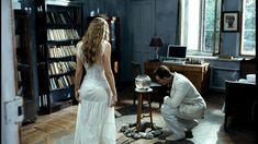 Сексуальная голая попа Анны Казючиц в фильме «Юленька» фото #19