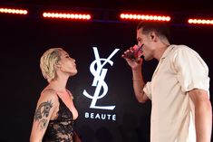 Красотка Холзи засветила сиськи в прозрачном наряде на YSL Beauty Festival фото #10