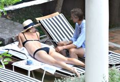 Сладкая попка Марии Шараповой в бикини на отдыхе в Италии фото #5