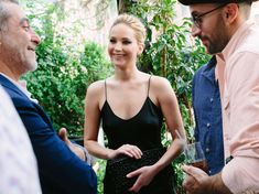 Торчащие соски Дженнифер Лоуренс сквозь платье на мероприятии в Нью-Йорке фото #5