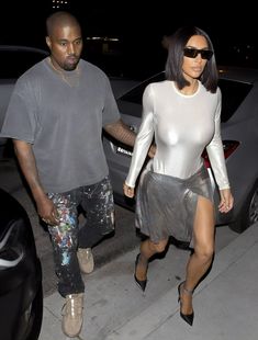 Пышногрудая Ким Кардашьян без лифчика на свидании