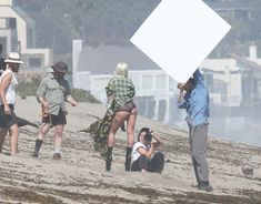 Красотка Леди Гага в прозрачном наряде на пляже Нью-Йорка фото #23