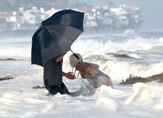 Красотка Леди Гага в прозрачном наряде на пляже Нью-Йорка фото #25